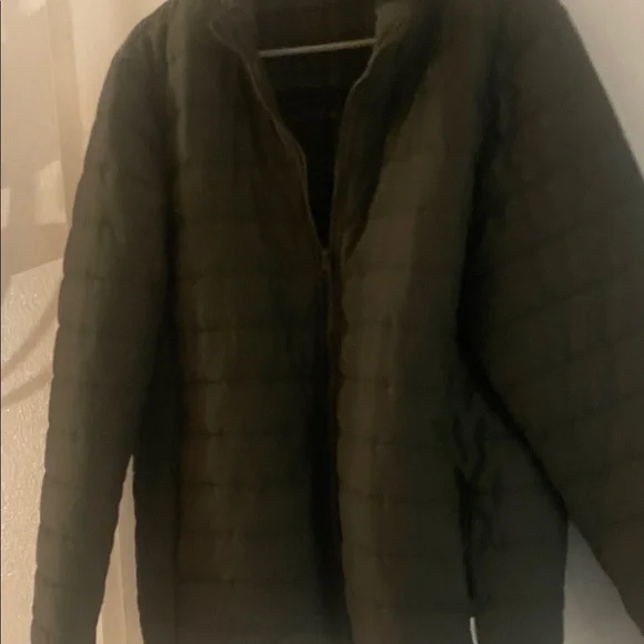 Men's Quilted Puffer Jacket with Flannel Lining. - Picture 2 of 12